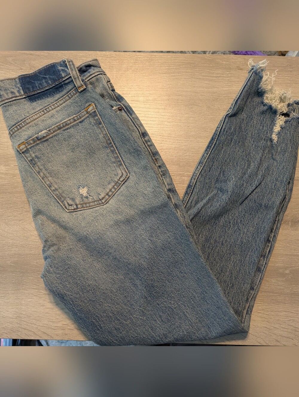 Abercrombie & Fitch Light Blue Skinny Jeans with Distressed Hem - Picture 4 of 6